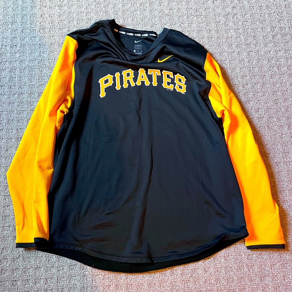 Pirates LS Nike Pullover. 3XL. Brand new what a great piece for a fan!